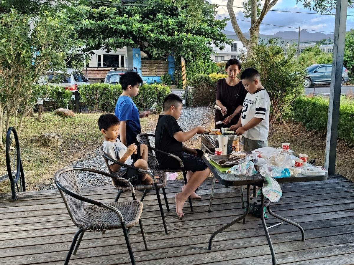 宜蘭包棟民宿推薦米修B&B,堅持自然系風格的民宿,門口專屬烤肉區與兒童戲水池的放鬆慢時光